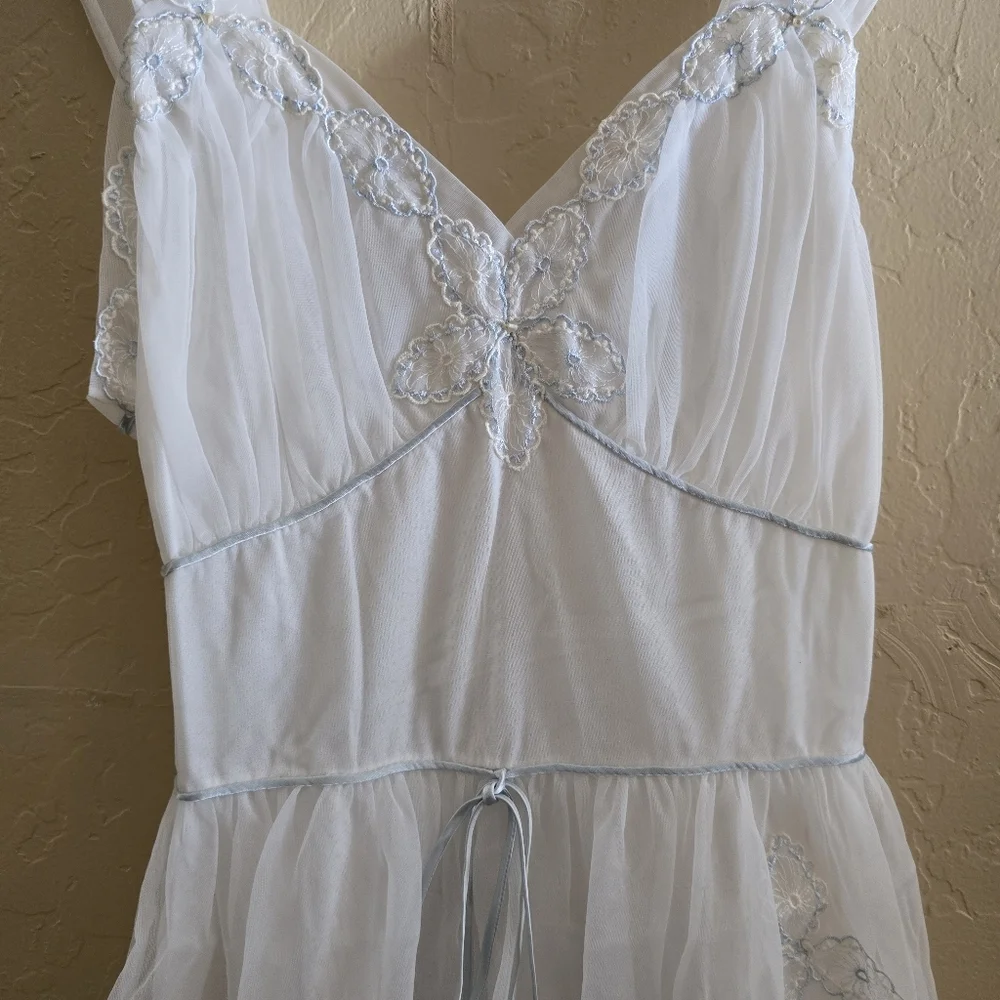 VTG 50s White Sheer Nylon Embroidered Nightgown Peignoir Dress - Coquette S/ - Picture 16 of 16